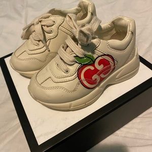 Gucci sneakers Apple double GG logo